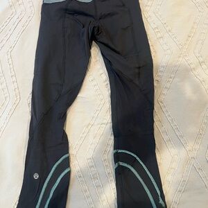 Lululemon Black and Teal Leggings (capri length)